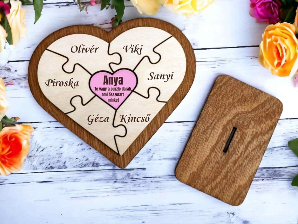 Puzzle szív tartóval anyáknak a családtagok nevével – termékkép