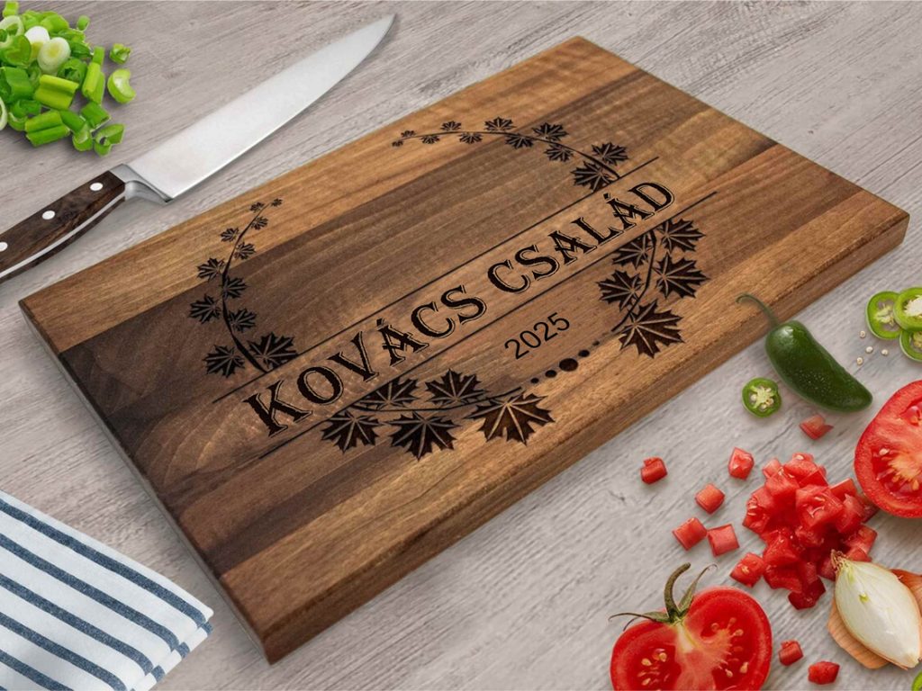 Személyre szabott, egyedi gravírozott vágódeszka Karácsonyra, Születésnapra vagy bármilyen alkalomra – termékkép